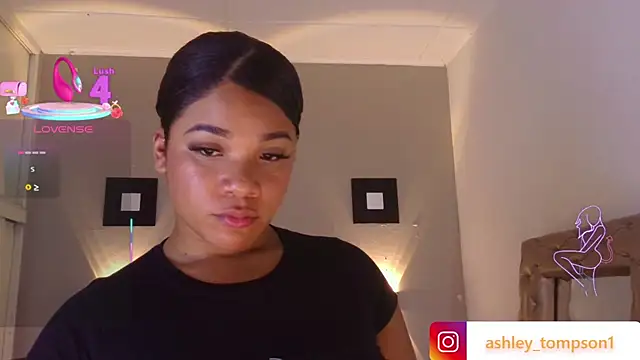 ashley Tompson1 online show from March 21, 2025, 12:28 pm