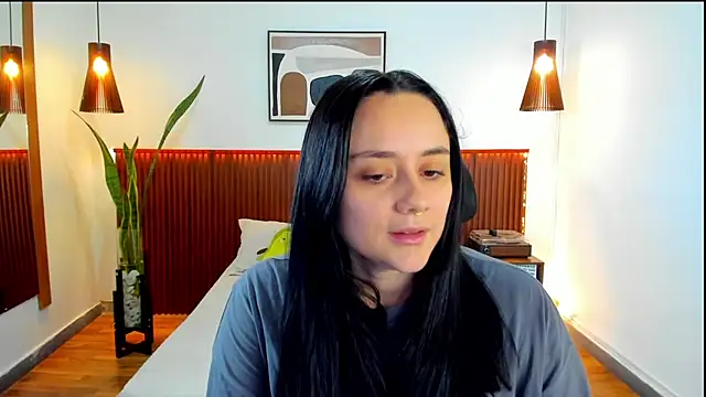 KatherineBond online show from September 22, 2025, 7:05 pm