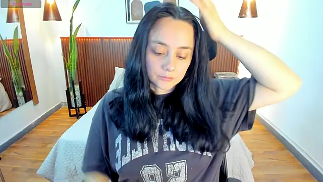 KatherineBond online show from October 22, 2025, 7:35 pm