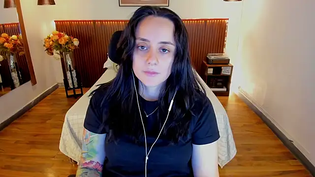 Snapshot of KatherineBond chatting on June 27, 2026, 4:34 pm KatherineBond online show from June 27, 2026, 4:34 pm