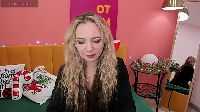 EvaMoran online show from December 26, 2024, 4:53 am