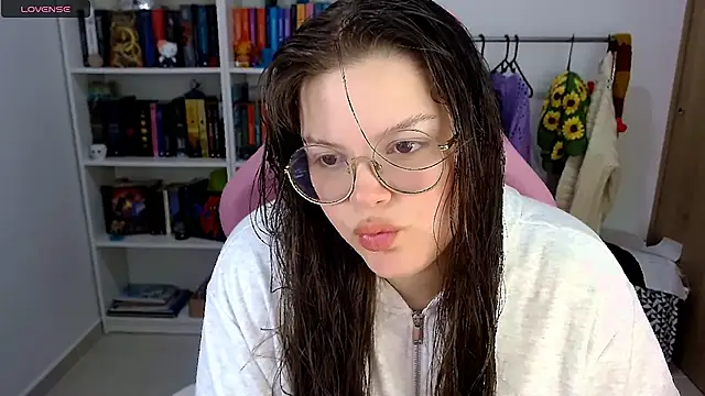 Gabiwaifu online show from November 23, 2025, 3:39 am