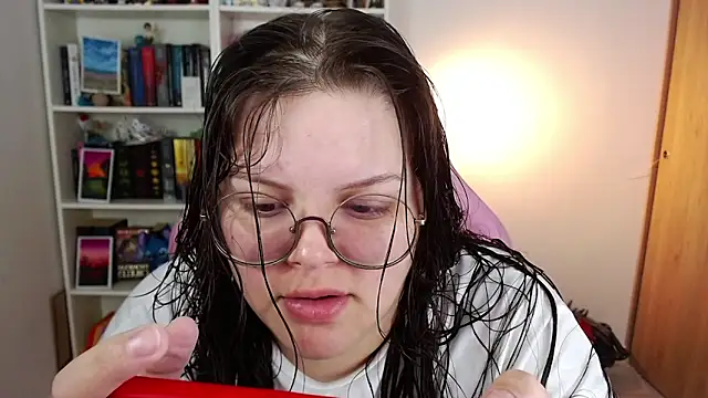 Gabiwaifu online show from May 8, 2026, 4:29 am