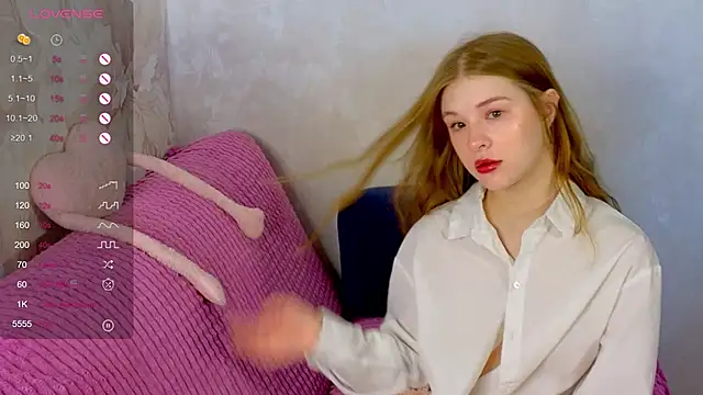 TrissMerigold9 online show from September 16, 2025, 8:48 am