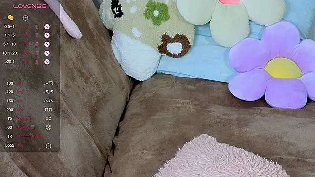 TrissMerigold9 online show from October 9, 2025, 9:24 pm