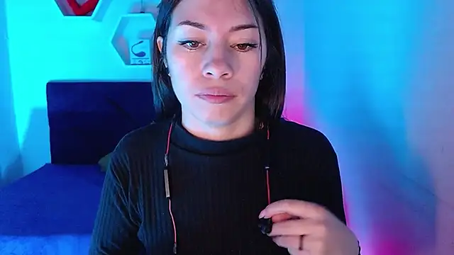 AnnaliOlsenX online show from December 30, 2024, 5:23 pm