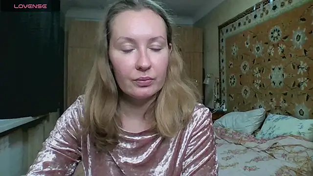 AnnaXLovers online show from October 11, 2025, 10:58 am