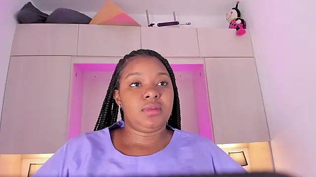 tamaraa smiith online show from February 17, 2025, 12:05 pm