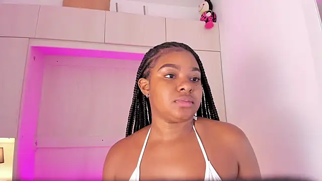 tamaraa smiith online show from February 18, 2025, 2:06 pm