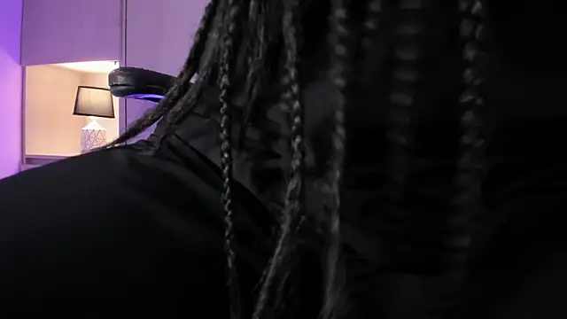 tamaraa smiith online show from September 30, 2025, 7:41 pm