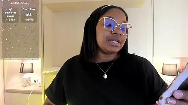 tamaraa smiith online show from November 5, 2025, 7:36 pm