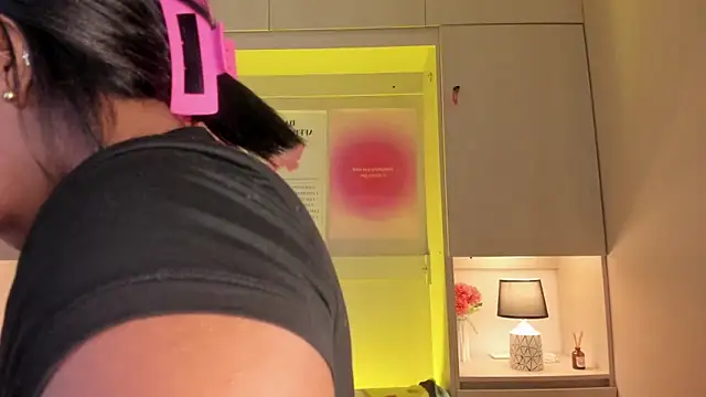 tamaraa smiith online show from April 18, 2026, 7:40 pm