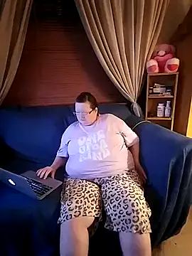 Snapshot of Bayou_Woman68 chatting on December 1, 2025, 11:54 pm Bayou Woman68 online show from December 1, 2025, 11:54 pm