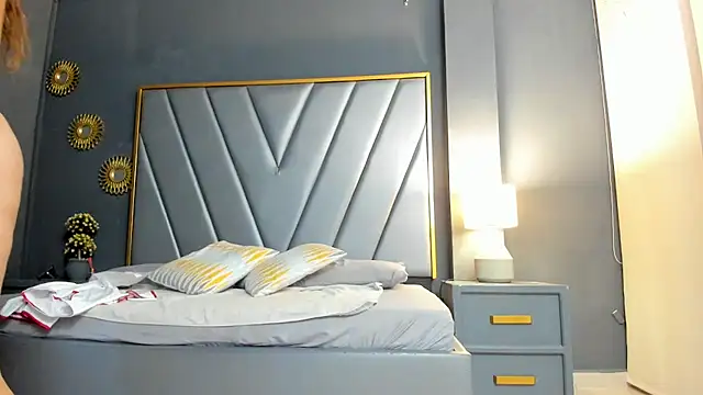 BrendaAdams  online show from November 9, 2025, 10:57 am