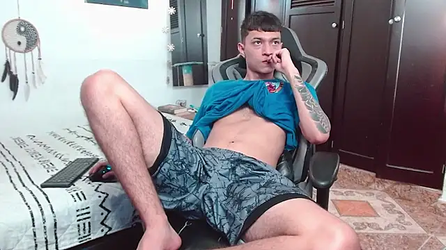 aaron blug online show from December 14, 2024, 9:02 pm