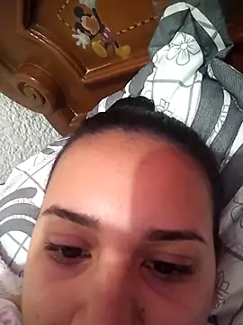  Miaaleon online show from October 19, 2025, 3:34 pm