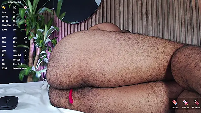 DilanJonnes  online show from December 5, 2024, 4:01 pm