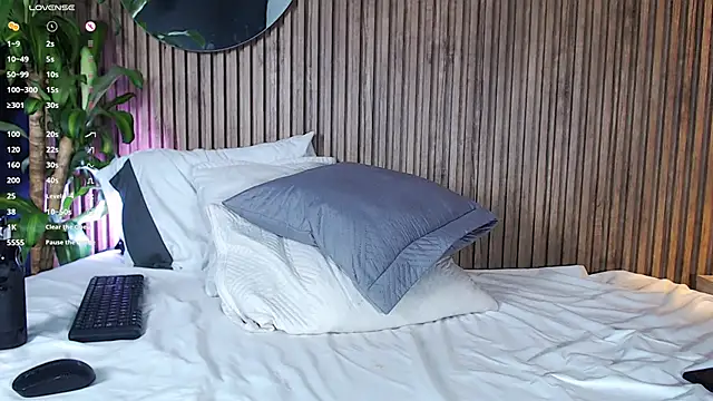 DilanJonnes  online show from December 12, 2024, 12:59 am