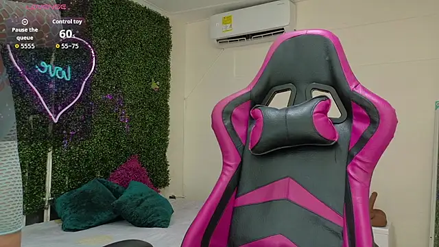 emy 0 online show from March 19, 2026, 3:38 pm