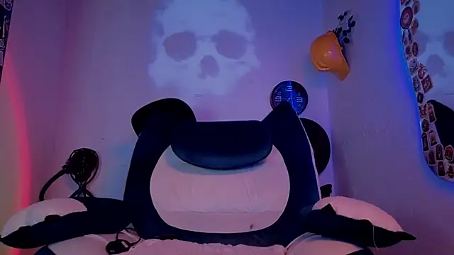 Ash gusbig online show from September 15, 2025, 3:50 am