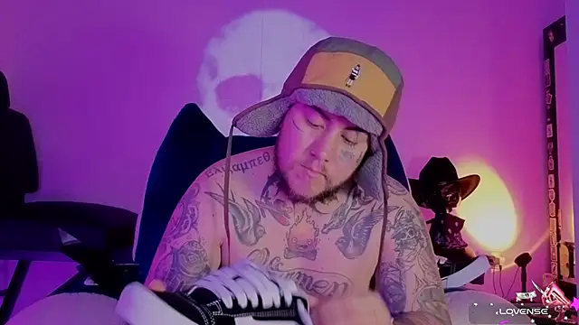 Ash gusbig online show from November 10, 2025, 1:04 am