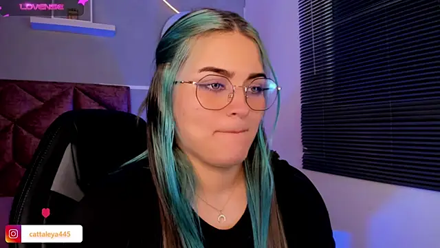 cattaleya    online show from January 12, 2025, 4:10 am