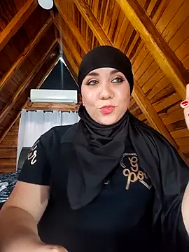 AmbarBurhan online show from April 13, 2026, 6:02 pm