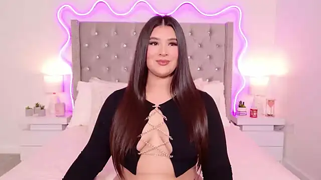 JuliaSUMMERS2022 online show from March 16, 2026, 9:30 pm