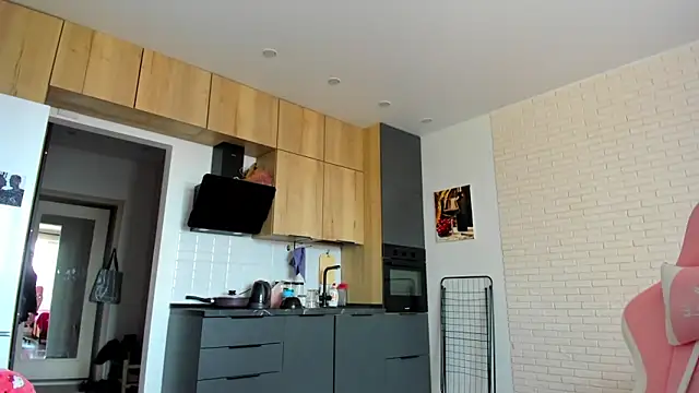  Alice Kitty online show from April 22, 2026, 11:23 am