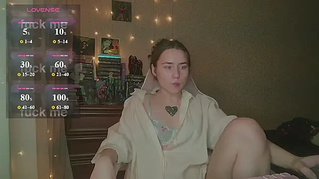 Snapshot of Aurora_workerr chatting on July 28, 2026, 4:50 pm Aurora workerr online show from July 28, 2026, 4:50 pm