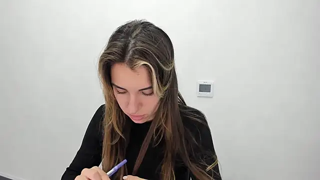 Summmmersky online show from January 25, 2025, 2:25 pm