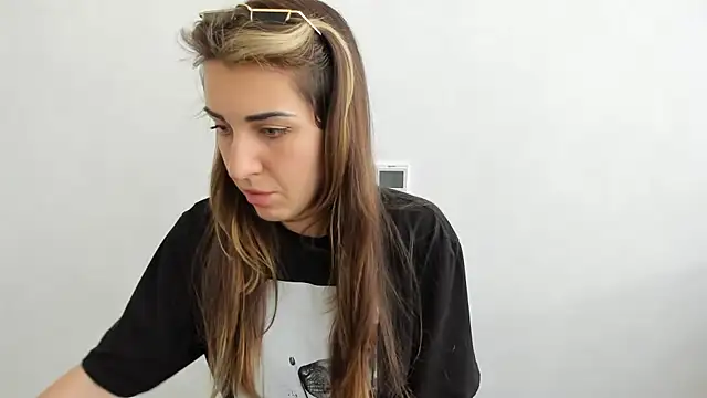 Summmmersky online show from March 22, 2025, 11:53 am