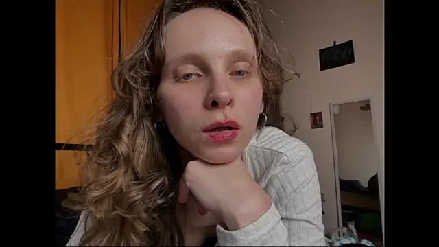 MikkyMoony online show from November 23, 2025, 6:41 pm