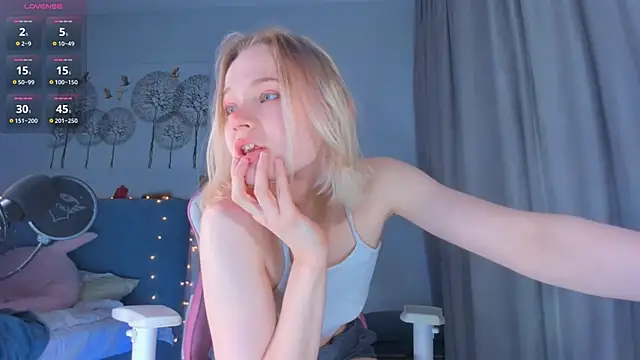 JennyWoody online show from March 19, 2025, 4:02 pm