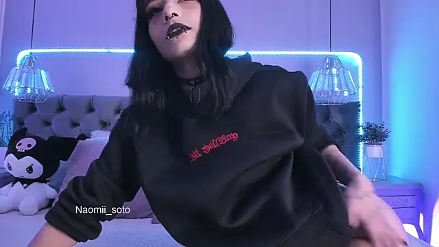 Naomii Soto online show from January 22, 2025, 1:53 pm