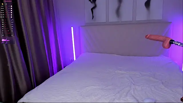 EmmaBarbs online show from October 29, 2025, 9:05 pm