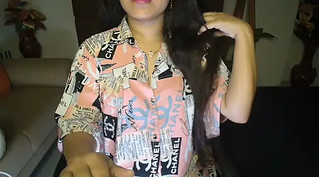 Most-Beautiful-Queen online show from February 24, 2025, 6:26 pm