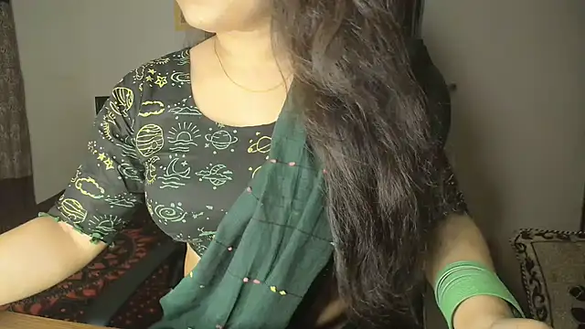 Snapshot of Most-Beautiful-Queen chatting on July 13, 2026, 6:44 pm Most-Beautiful-Queen online show from July 13, 2026, 6:44 pm