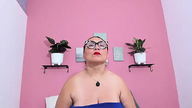 Karo 11  online show from September 17, 2025, 8:27 am