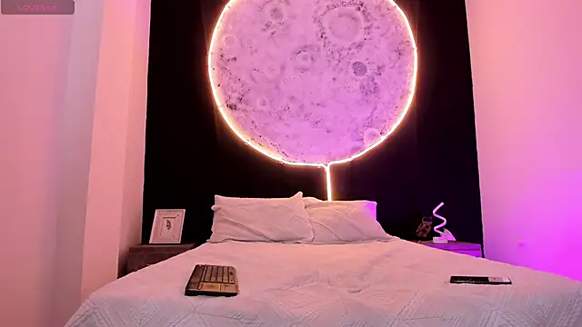 GinebraaFox  online show from March 1, 2025, 1:40 pm