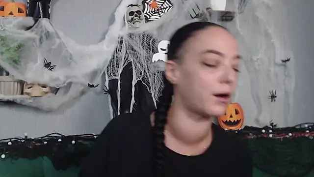 IzabelllNoir online show from October 26, 2025, 9:59 am