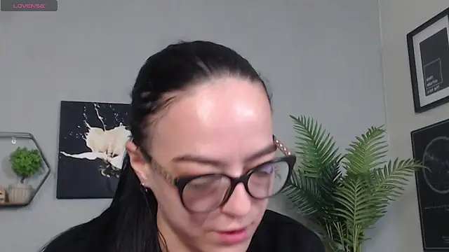 IzabelllNoir online show from March 27, 2026, 8:26 am