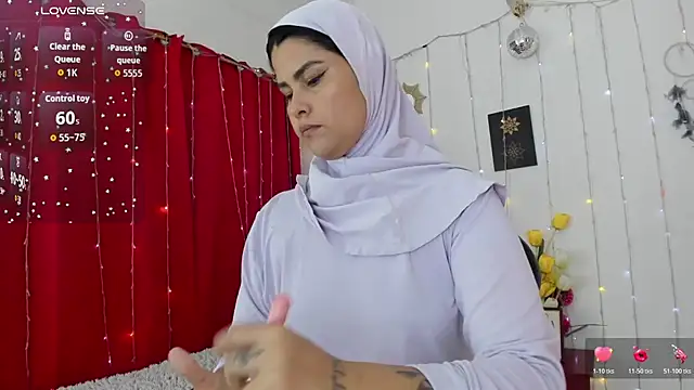 AishaAmin  online show from November 21, 2025, 12:15 pm