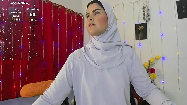 Snapshot of AishaAmin_ chatting on April 28, 2026, 12:21 pm AishaAmin online show from April 28, 2026, 12:21 pm