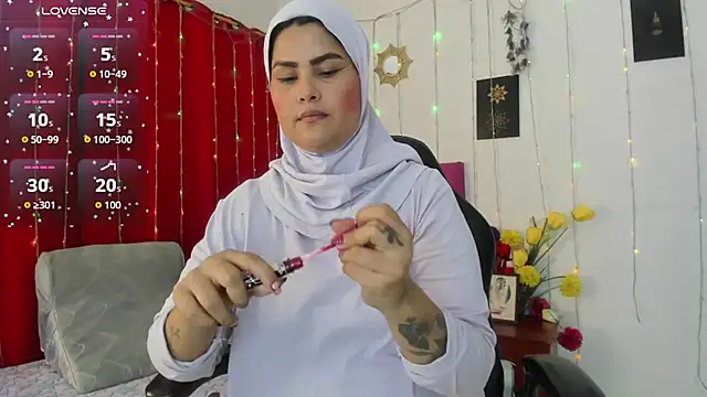 Snapshot of AishaAmin_ chatting on May 15, 2026, 12:12 pm AishaAmin online show from May 15, 2026, 12:12 pm