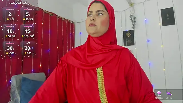 Snapshot of AishaAmin_ chatting on June 3, 2026, 12:08 pm AishaAmin online show from June 3, 2026, 12:08 pm