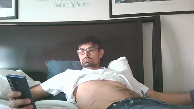 Snapshot of spence204011 chatting on February 14, 2026, 5:21 pm spence204011 online show from February 14, 2026, 5:21 pm