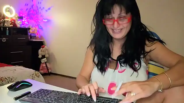 YourDreamLoverr online show from December 2, 2025, 11:56 pm