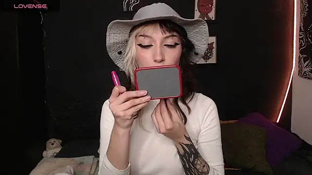 niakat  online show from September 16, 2025, 1:17 am