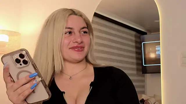 AtheneaRossi online show from October 12, 2025, 2:32 am